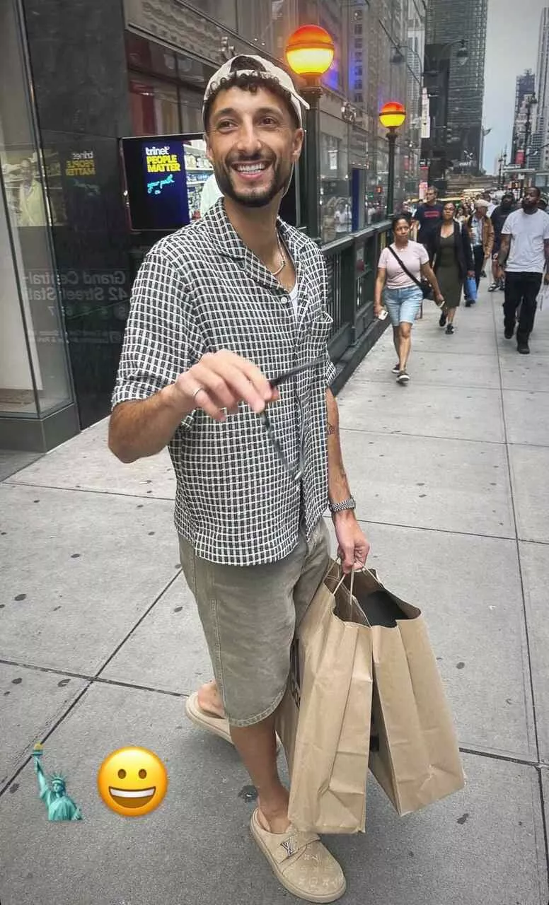 وسام أبو علي يقضي إجازته في أمريكا (1)