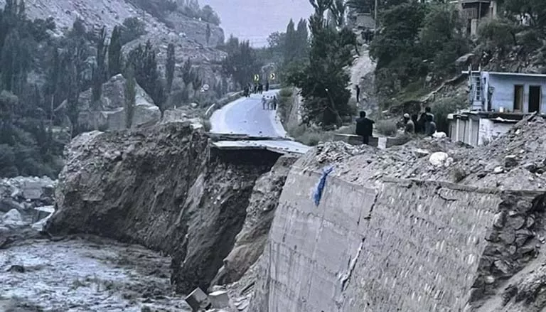 فيضانات مفاجئة  شمال غرب باكستان (5)